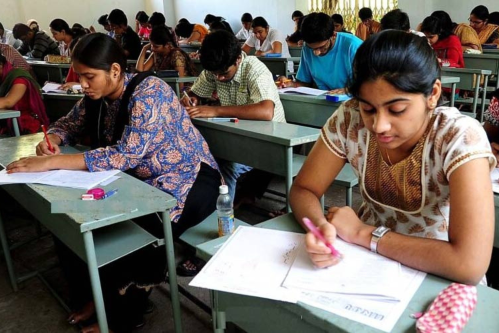 High-Paying Sarkari & Bank Jobs After Graduation – Apply Online Now